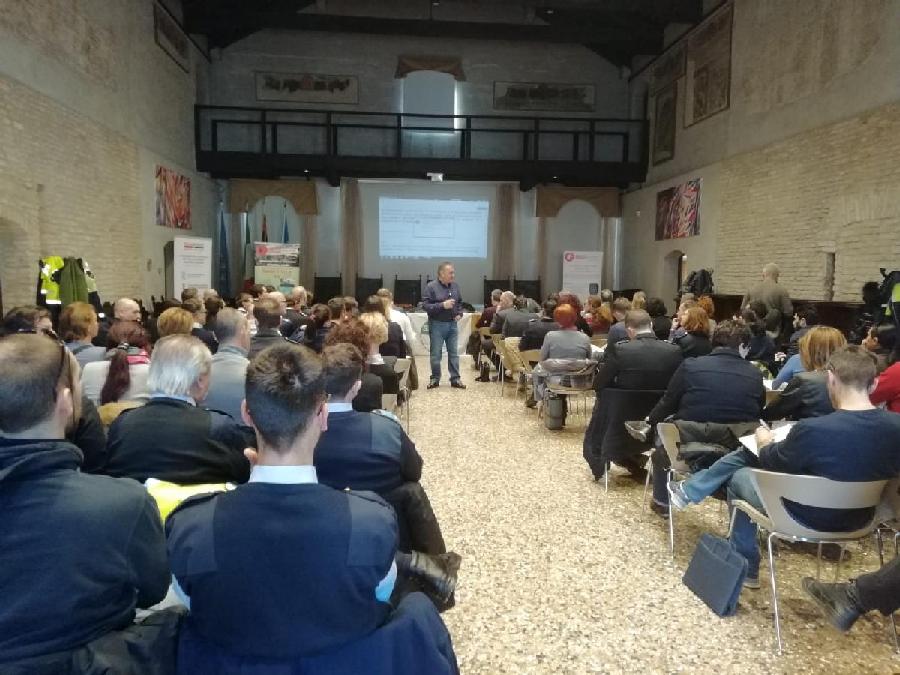 3f1d36ce b3af 49a1 bc93 5ce48dd25370