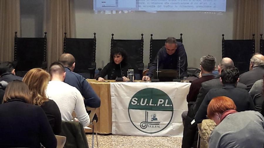 7f81bee8 4619 40c0 994b 1af6b38e3097