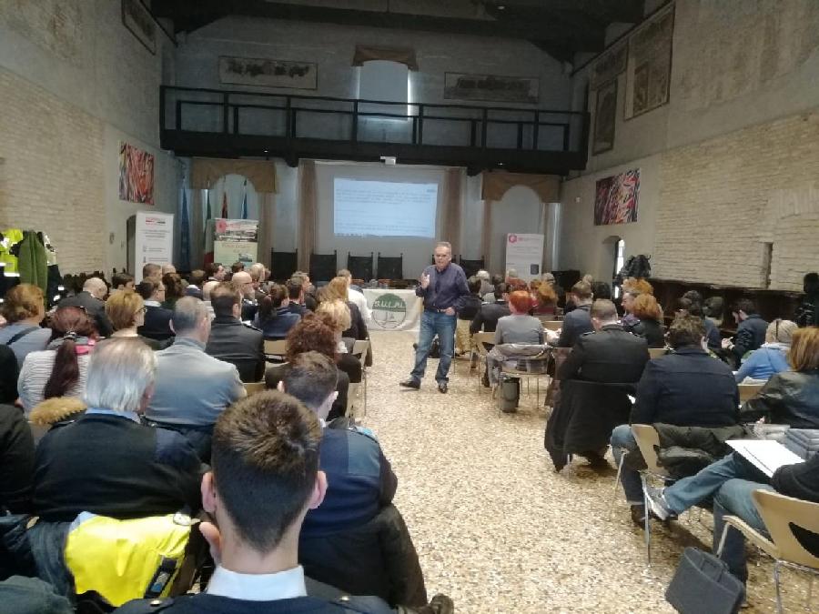 d6f5f15a d3e5 4746 af9a bb5cd3ea712d